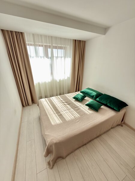 Eroii Revolutiei, Marius Nasta, garsoniera moderna, la 6 minute metrou