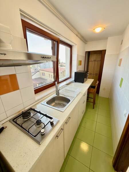 Eroii Revolutiei, Marius Nasta, garsoniera moderna, la 6 minute metrou