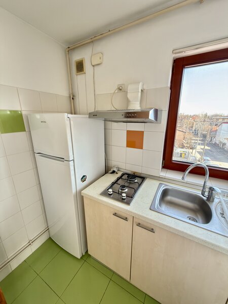 Eroii Revolutiei, Marius Nasta, garsoniera moderna, la 6 minute metrou